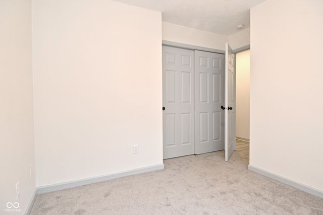 8732 Woodpointe Circle, Indianapolis, IN 46234