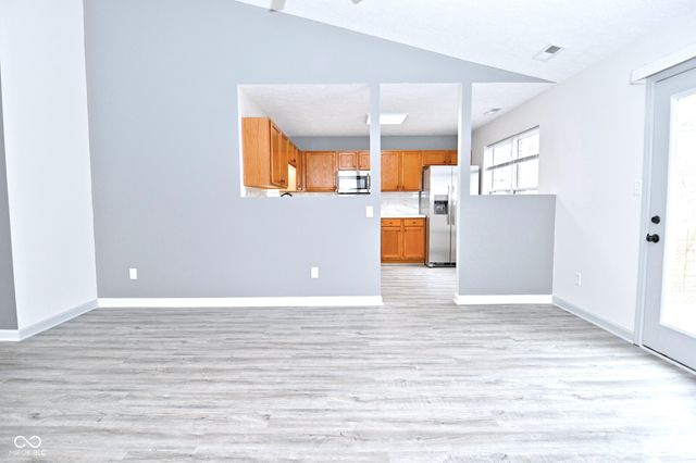 8732 Woodpointe Circle, Indianapolis, IN 46234