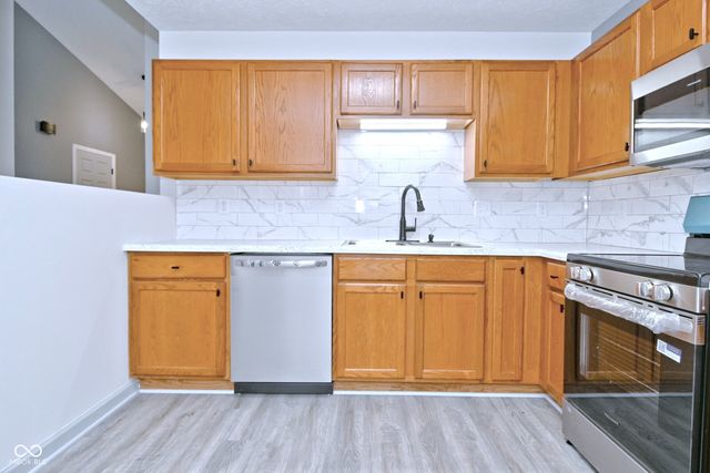 8732 Woodpointe Circle, Indianapolis, IN 46234