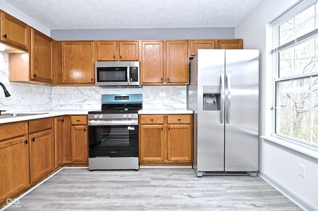 8732 Woodpointe Circle, Indianapolis, IN 46234