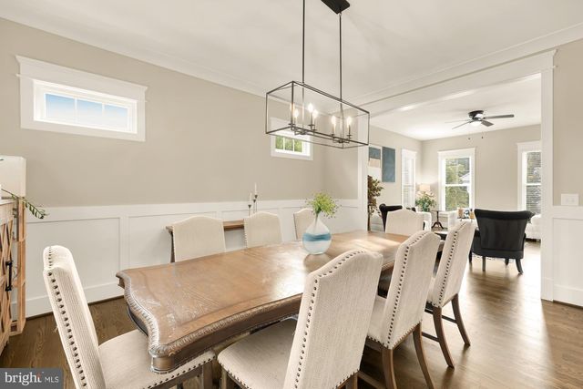 10602 OAK PL, Fairfax, VA 22030