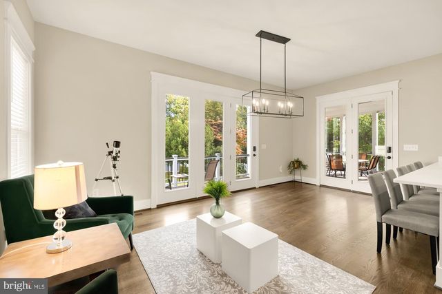 10602 OAK PL, Fairfax, VA 22030