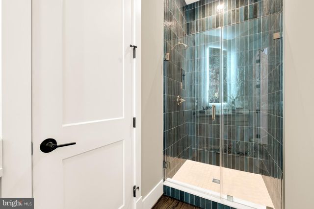 10602 OAK PL, Fairfax, VA 22030