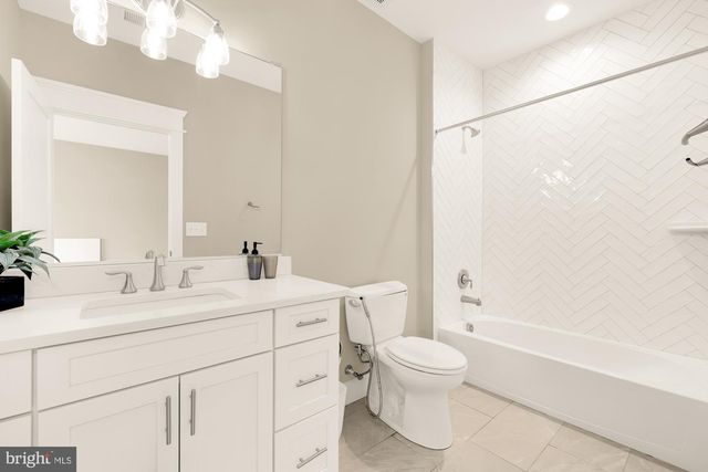 10602 OAK PL, Fairfax, VA 22030