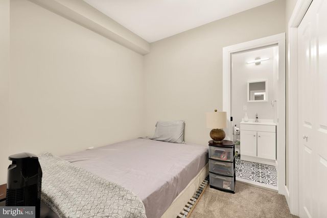 10602 OAK PL, Fairfax, VA 22030