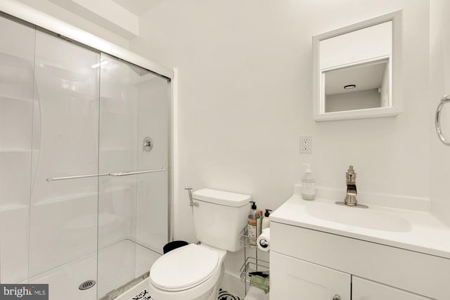 10602 OAK PL, Fairfax, VA 22030