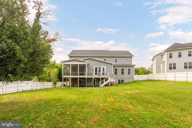 10602 OAK PL, Fairfax, VA 22030