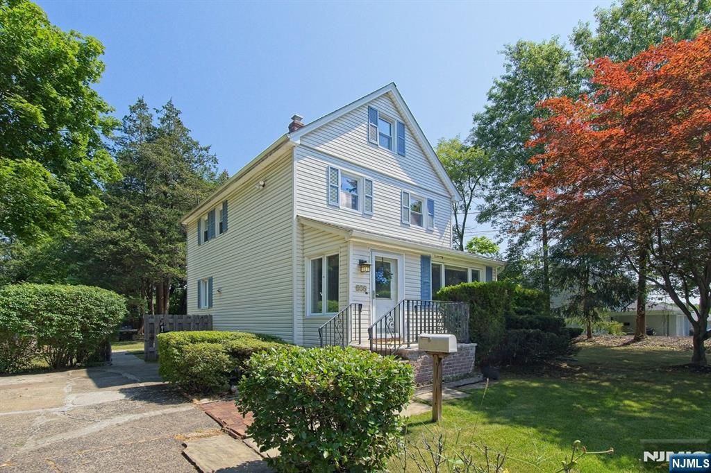 830 Soldier Hill Road, Emerson, NJ 07630