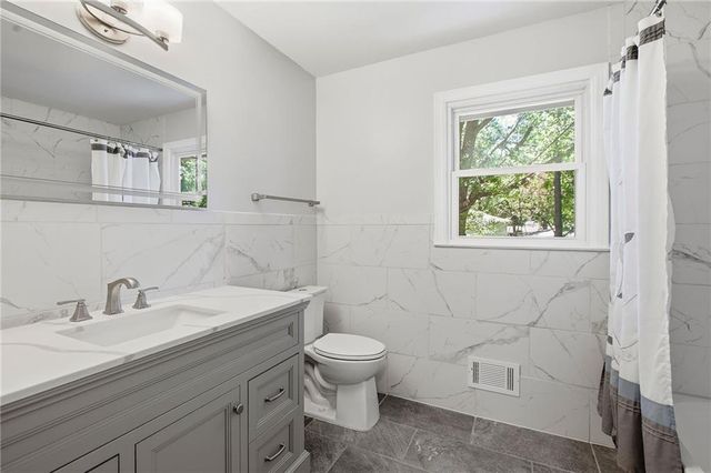 7915 Evanston Street, Raytown, MO 64138