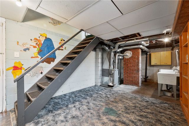 708 Crysler Street, Brookline, PA 15226