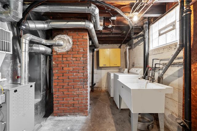 708 Crysler Street, Brookline, PA 15226