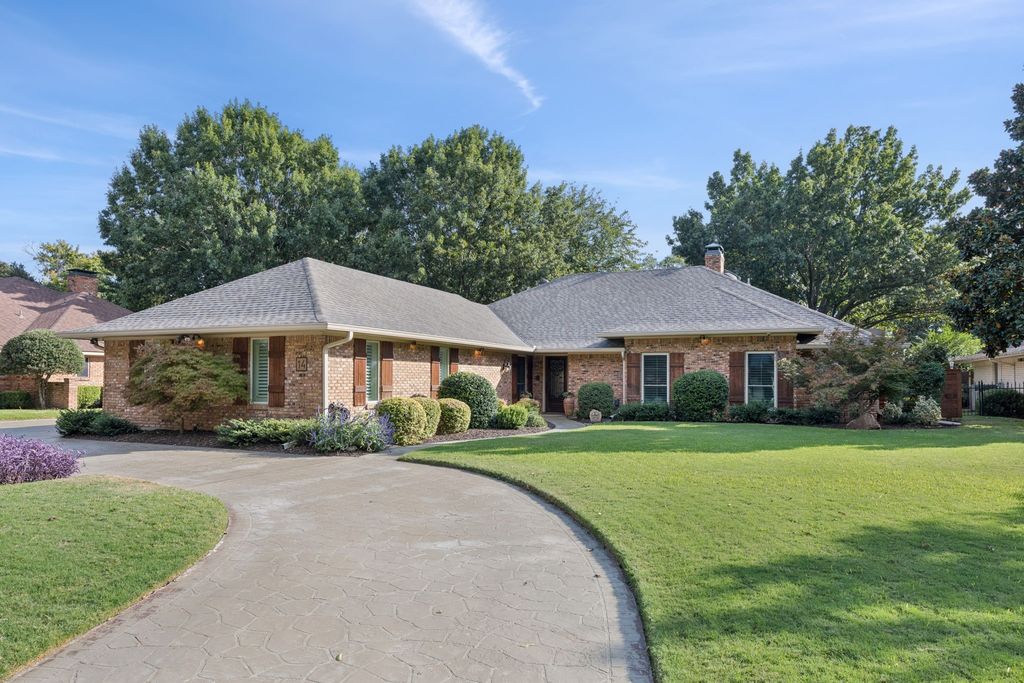 14 Victoria Drive, Rowlett, TX 75088