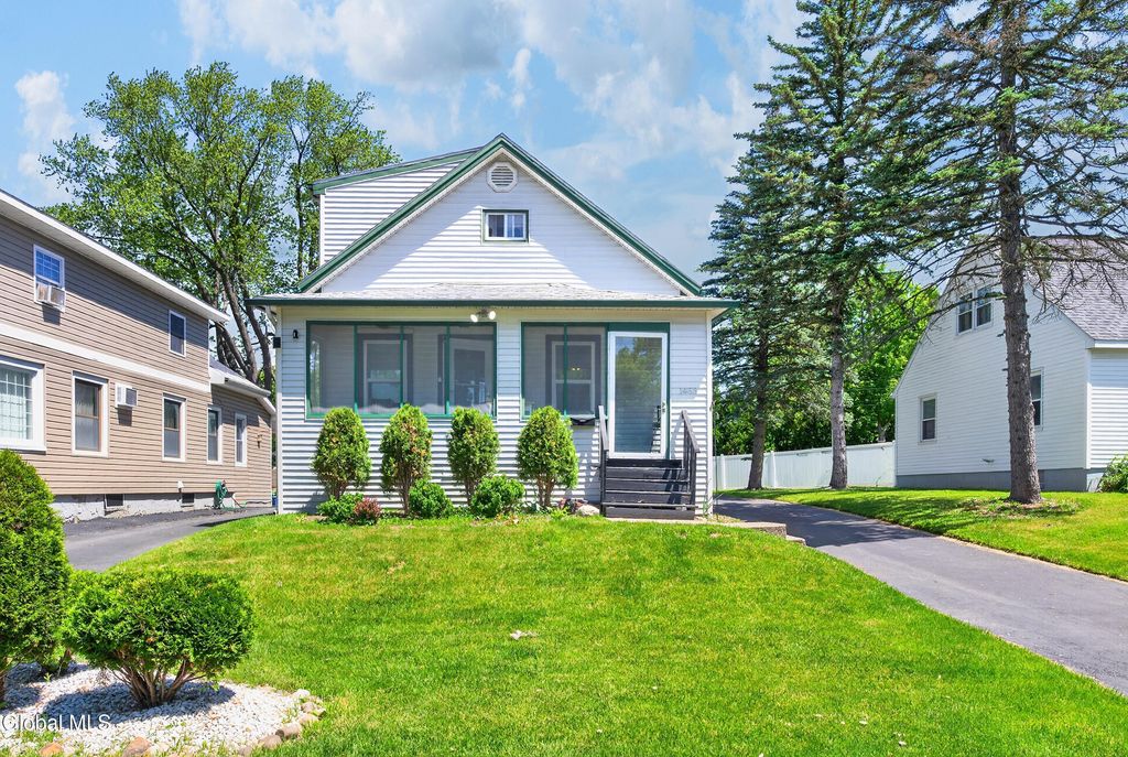 1463 Dalton Drive, Schenectady, NY 12308