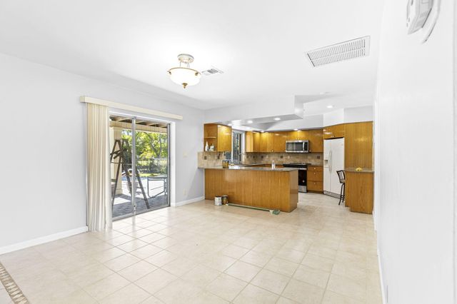 2512 Lone Pine Road, Palm Beach Gardens, FL 33410