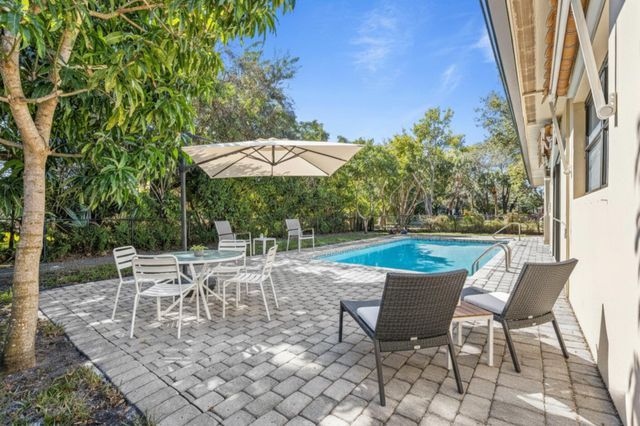 2512 Lone Pine Road, Palm Beach Gardens, FL 33410