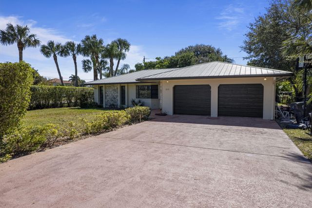 2512 Lone Pine Road, Palm Beach Gardens, FL 33410
