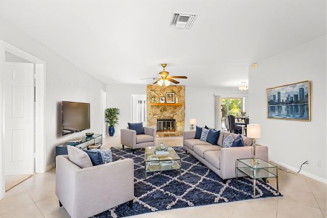 2512 Lone Pine Road, Palm Beach Gardens, FL 33410