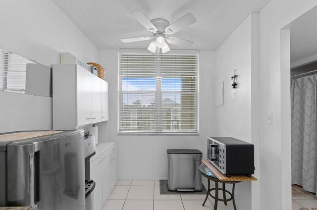 4850 NW 29th Court 430, Lauderdale Lakes, FL 33313