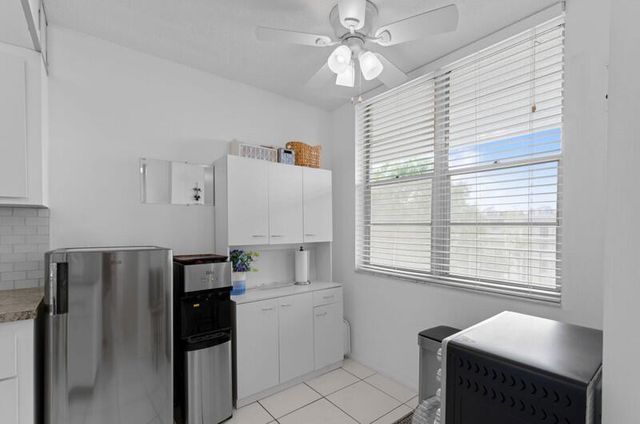 4850 NW 29th Court 430, Lauderdale Lakes, FL 33313