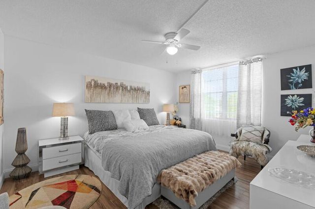 4850 NW 29th Court 430, Lauderdale Lakes, FL 33313
