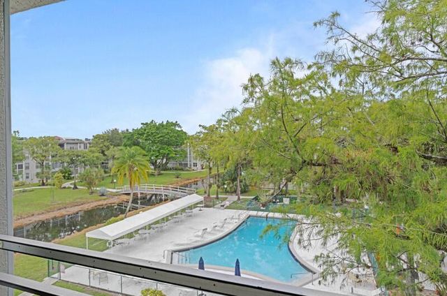 4850 NW 29th Court 430, Lauderdale Lakes, FL 33313