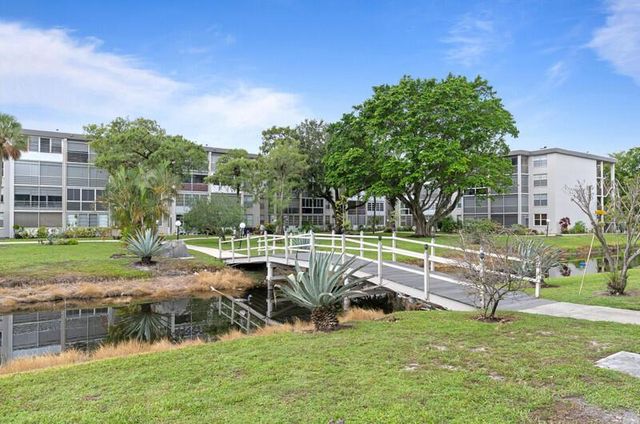 4850 NW 29th Court 430, Lauderdale Lakes, FL 33313