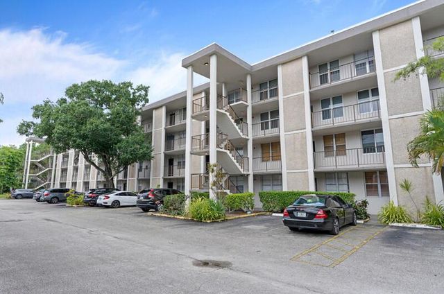 4850 NW 29th Court 430, Lauderdale Lakes, FL 33313