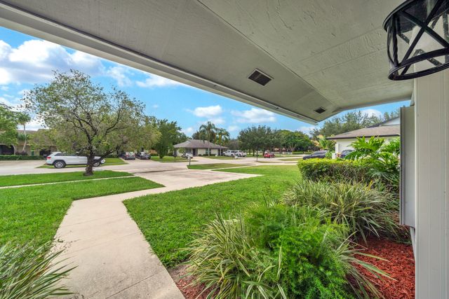 1350 Riverside Circle Unit 1, Wellington, FL 33414