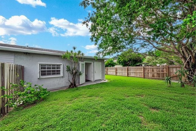 1350 Riverside Circle Unit 1, Wellington, FL 33414