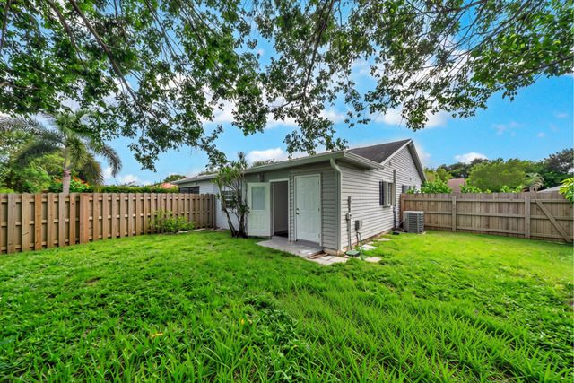 1350 Riverside Circle Unit 1, Wellington, FL 33414