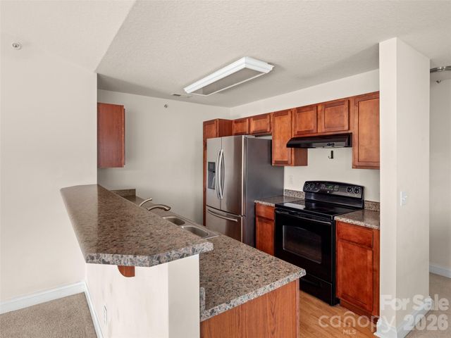 123 Foxden Drive 201, Fletcher, NC 28732