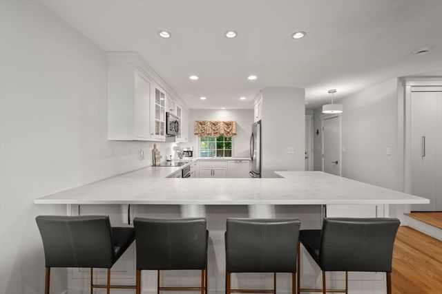 26 Denmark 26, Needham, MA 02492