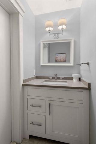 26 Denmark 26, Needham, MA 02492