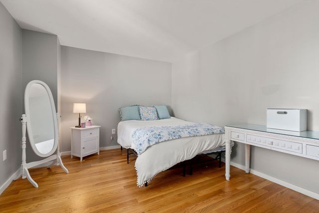 26 Denmark 26, Needham, MA 02492