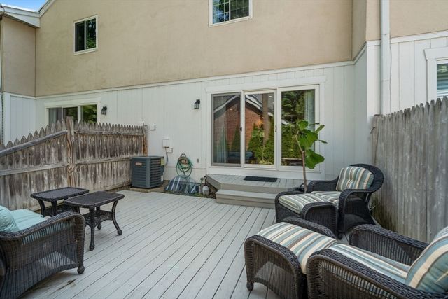 26 Denmark 26, Needham, MA 02492