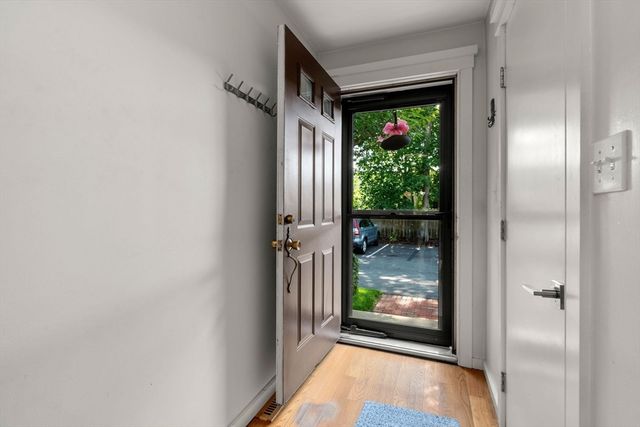 26 Denmark 26, Needham, MA 02492