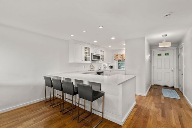 26 Denmark 26, Needham, MA 02492