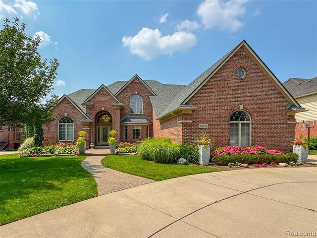 52455 Indian Summer Drive, Chesterfield, MI 48051