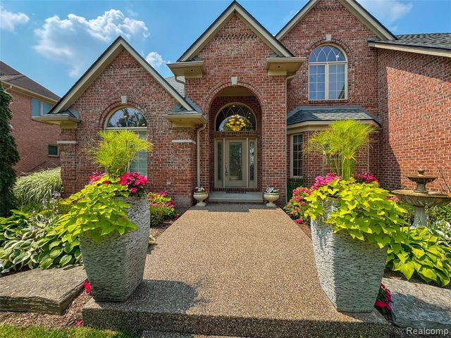52455 Indian Summer Drive, Chesterfield, MI 48051