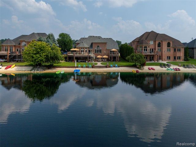 52455 Indian Summer Drive, Chesterfield, MI 48051