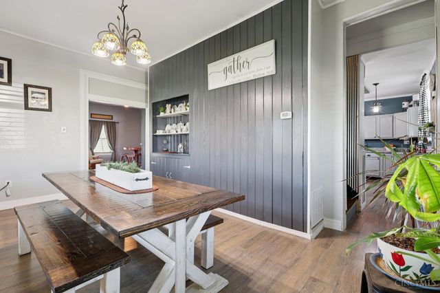 213 N Broadway St, Blanchester, OH 45107