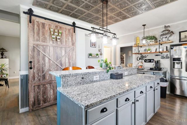 213 N Broadway St, Blanchester, OH 45107