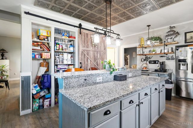 213 N Broadway St, Blanchester, OH 45107