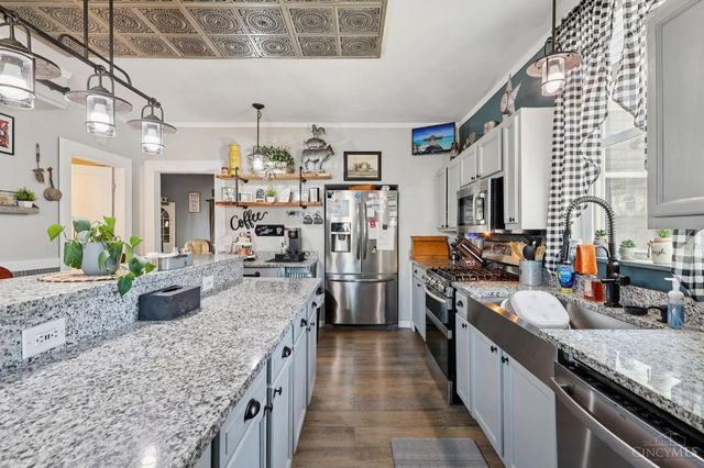 213 N Broadway St, Blanchester, OH 45107