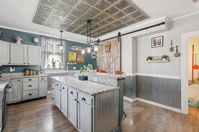 213 N Broadway St, Blanchester, OH 45107