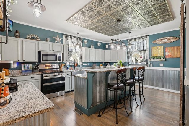 213 N Broadway St, Blanchester, OH 45107