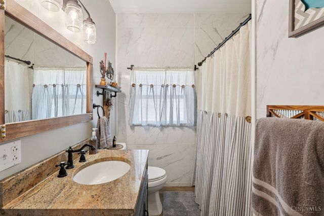 213 N Broadway St, Blanchester, OH 45107