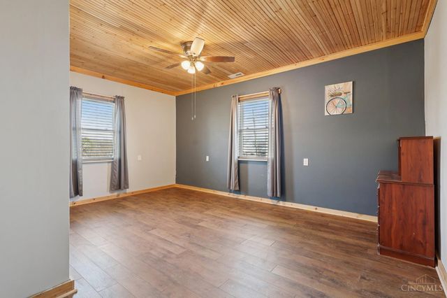 213 N Broadway St, Blanchester, OH 45107