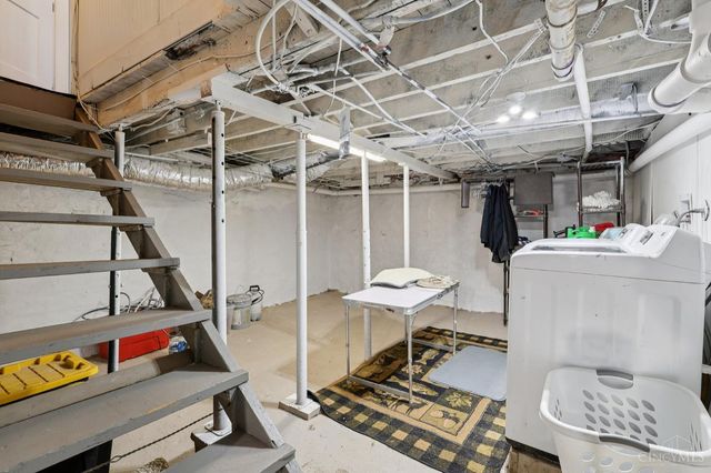 213 N Broadway St, Blanchester, OH 45107