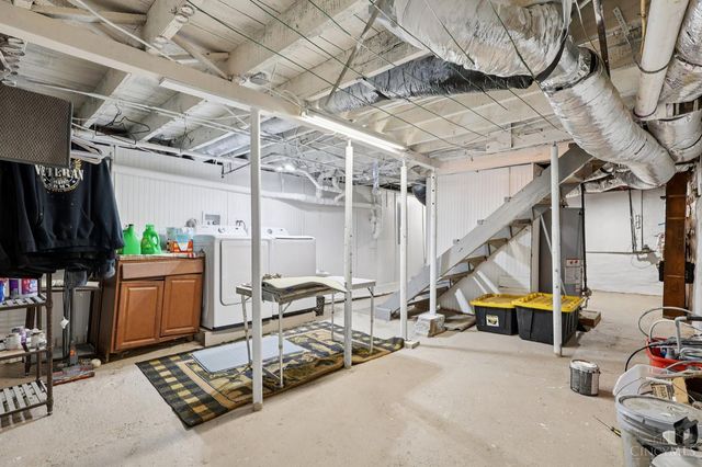 213 N Broadway St, Blanchester, OH 45107